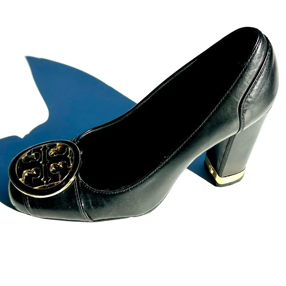 Tory Burch Black Heels Pumps with Gold Logo Embelishment, Block heel, 5.5